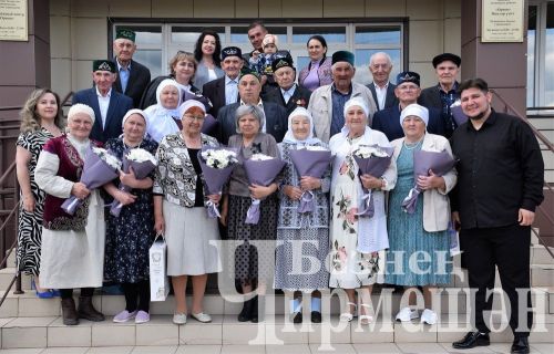Чирмешәндә юбиляр гаиләләрне тәбрикләделәр (ФОТОРЕПОРТАЖ)