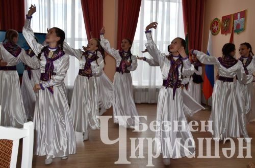 Чирмешәндә юбиляр гаиләләрне тәбрикләделәр (ФОТОРЕПОРТАЖ)