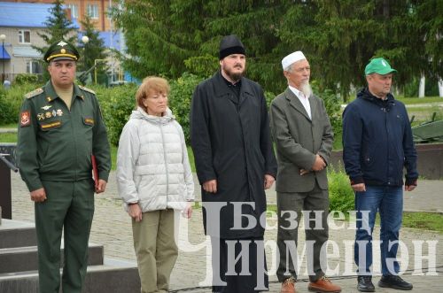 Чирмешәнлеләр Хәтер һәм кайгы көнендә батырларны искә алдылар (ФОТОРЕПОРТАЖ)