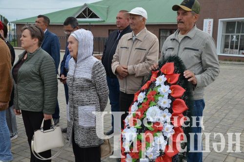 Чирмешәнлеләр Хәтер һәм кайгы көнендә батырларны искә алдылар (ФОТОРЕПОРТАЖ)
