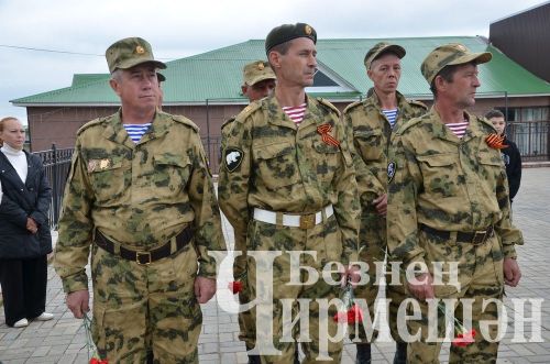 Чирмешәнлеләр Хәтер һәм кайгы көнендә батырларны искә алдылар (ФОТОРЕПОРТАЖ)