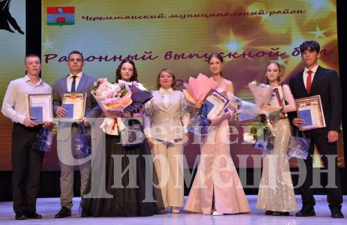 88 фотографий с районного выпускного бала