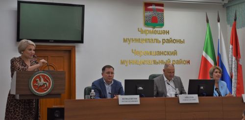88 фотографий с районного выпускного бала