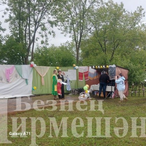 В поселке Кызыл Чишма провели День села (ФОТОРЕПОРТАЖ)