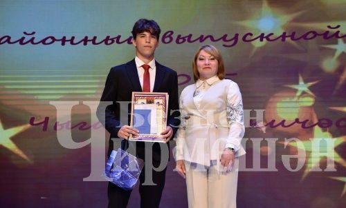 88 фотографий с районного выпускного бала