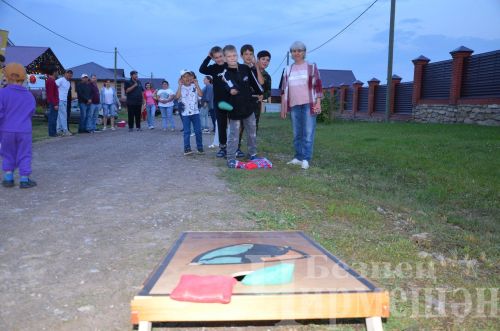 В Черемшане в микрорайоне Северный соседи собрались на праздник (ФОТОРЕПОРТАЖ)
