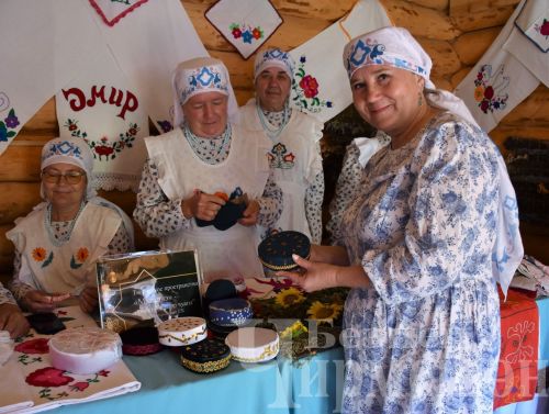 В Черемшане прошел фестиваль "Луковая долина" (ФОТОРЕПОРТАЖ)