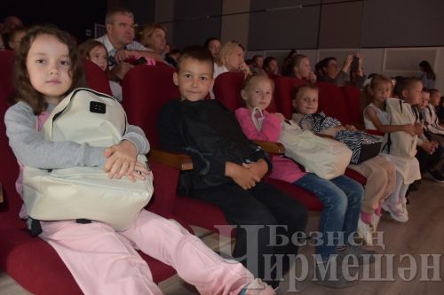 Чирмешәндә укучыларга мәктәп сумкылары тапшырдылар (ФОТОРЕПОРТАЖ)