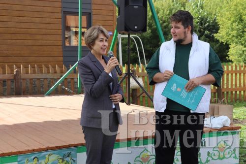 В Черемшане третий год подряд провели фестиваль скандинавской ходьбы (ФОТОРЕПОРТАЖ)