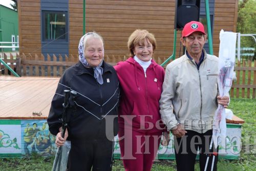 В Черемшане третий год подряд провели фестиваль скандинавской ходьбы (ФОТОРЕПОРТАЖ)