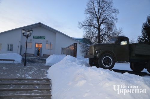 Жителей Старого Кадеева волнует проблема дорог (ФОТОРЕПОРТАЖ)