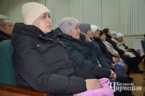 Жителей Старого Кадеева волнует проблема дорог (ФОТОРЕПОРТАЖ)