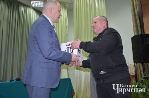 Жителей Старого Кадеева волнует проблема дорог (ФОТОРЕПОРТАЖ)