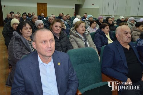 Жителей Старого Кадеева волнует проблема дорог (ФОТОРЕПОРТАЖ)