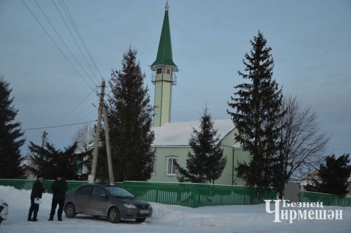 Жителей Старого Кадеева волнует проблема дорог (ФОТОРЕПОРТАЖ)