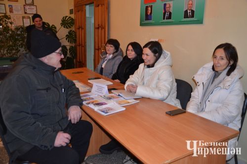 Жителей Старого Кадеева волнует проблема дорог (ФОТОРЕПОРТАЖ)