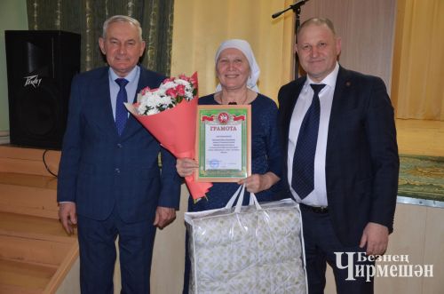 На сходе граждан в Ульяновке многие получили подарки (ФОТОРЕПОРТАЖ)