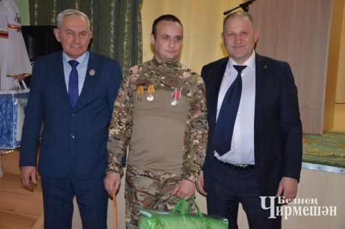 На сходе граждан в Ульяновке многие получили подарки (ФОТОРЕПОРТАЖ)