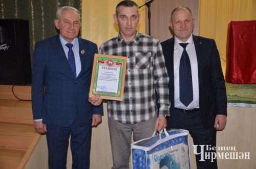 На сходе граждан в Ульяновке многие получили подарки (ФОТОРЕПОРТАЖ)