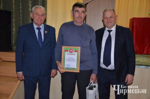 На сходе граждан в Ульяновке многие получили подарки (ФОТОРЕПОРТАЖ)