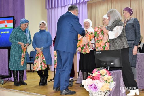 На сходе граждан в Лашманском сельском поселении активистам вручили подарки (ФОТОРЕПОРТАЖ)