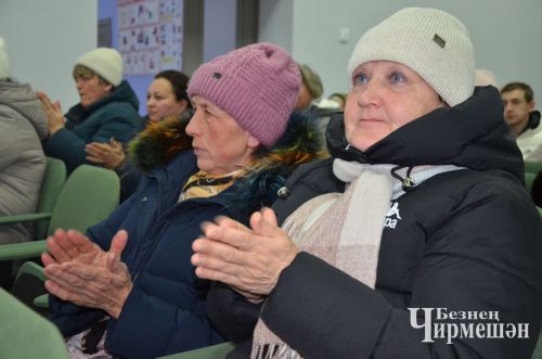 Сход граждан в Кутеме посетила и 95-летняя ветеран тыла Ольга Логинкина (ФОТОРЕПОРТАЖ)