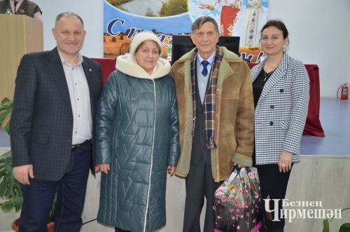 Сход граждан в Кутеме посетила и 95-летняя ветеран тыла Ольга Логинкина (ФОТОРЕПОРТАЖ)