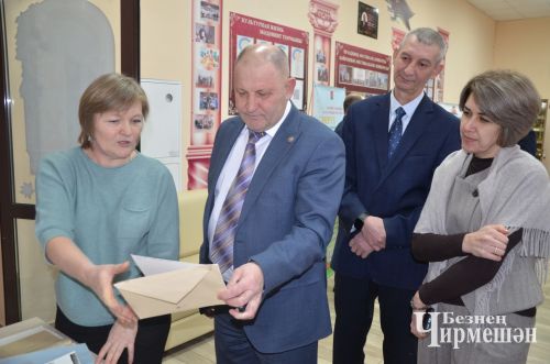 На сходе граждан в Бекет Ключе тоже были жалобы на лис (ФОТОРЕПОРТАЖ)