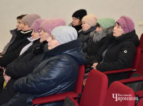 Жители Мордовско Афонькина просят сделать дороги (ФОТОРЕПОРТАЖ)