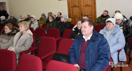 Жители Мордовско Афонькина просят сделать дороги (ФОТОРЕПОРТАЖ)