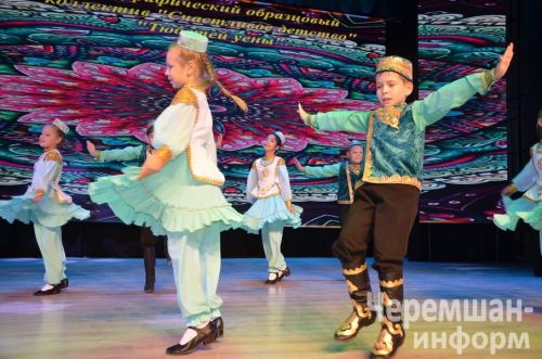 Бүген өлкәннәребез өчен район мәдәният йортында матур чара үтте (ФОТОРЕПОРТАЖ)