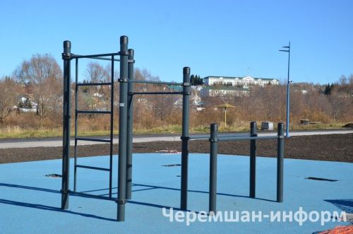 Район үзәгендә Чирмешән елгасы яр буе күзгә күренеп матурая (ФОТОРЕПОРТАЖ)
