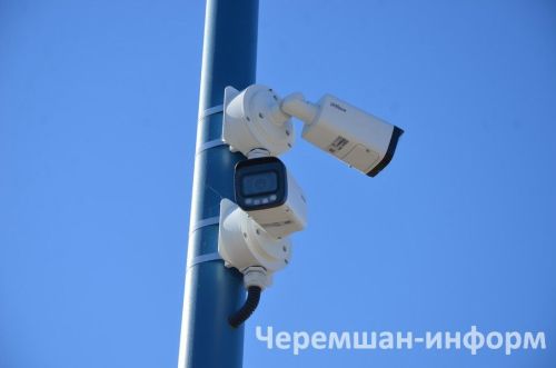 Район үзәгендә Чирмешән елгасы яр буе күзгә күренеп матурая (ФОТОРЕПОРТАЖ)