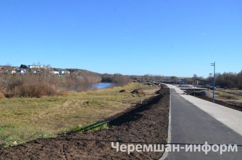 Район үзәгендә Чирмешән елгасы яр буе күзгә күренеп матурая (ФОТОРЕПОРТАЖ)