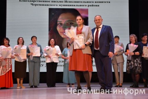Чирмешәндә Укытучылар көненә багышланган бәйрәм узды (ФОТОРЕПОРТАЖ)