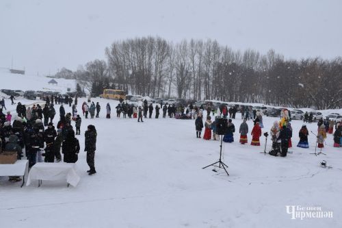 Снегопад не помеха - в Черемшане с размахом отпраздновали Масленицу (ФОТОРЕПОРТАЖ)