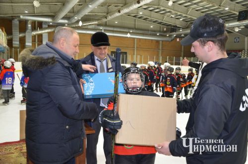 В Черемшане определились сильнейшие хоккейные команды на призы “Шешмаойла”  (ФОТОРЕПОРТАЖ)