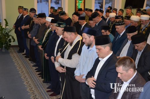 Глава Черемшанского района Рамиль Айбатов провел ифтар в мечети Мушбика (ФОТОРЕПОРТАЖ)