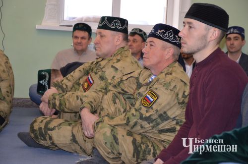Глава Черемшанского района Рамиль Айбатов провел ифтар в мечети Мушбика (ФОТОРЕПОРТАЖ)