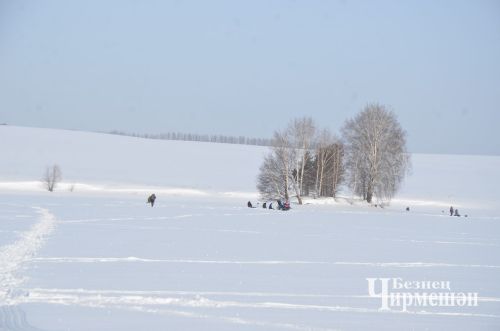 Подлёдный лов в Черемшане: особенности зимней рыбалки (ФОТОРЕПОРТАЖ)