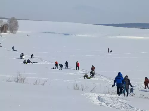 Подлёдный лов в Черемшане: особенности зимней рыбалки (ФОТОРЕПОРТАЖ)