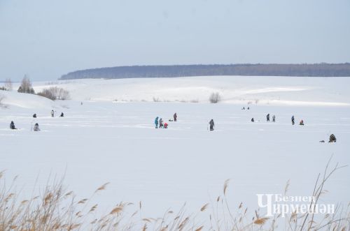 Подлёдный лов в Черемшане: особенности зимней рыбалки (ФОТОРЕПОРТАЖ)