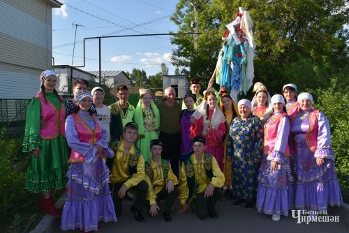 В Черемшане и в этом году с песнями и танцами собирали полотенца (ФОТОРЕПОРТАЖ)