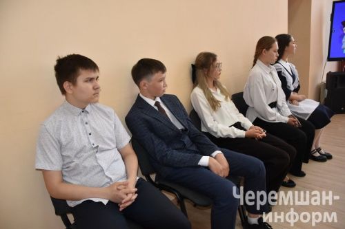 В Черемшане вновь вручили паспорта в торжественной обстановке (ФОТОРЕПОРТАЖ)