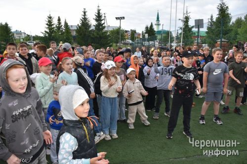 В Черемшане на День защиты детей устроили пенное шоу (ФОТОРЕПОРТАЖ)