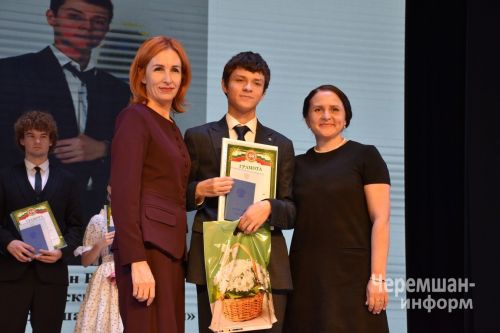 В Черемшане чествовали выпускников школ (ФОТОРЕПОРТАЖ)