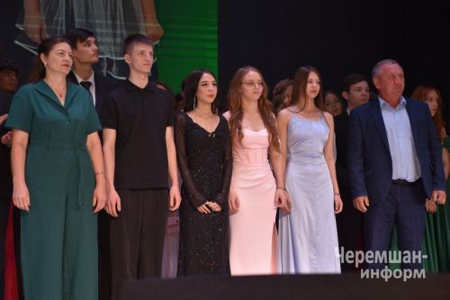 В Черемшане чествовали выпускников школ (ФОТОРЕПОРТАЖ)