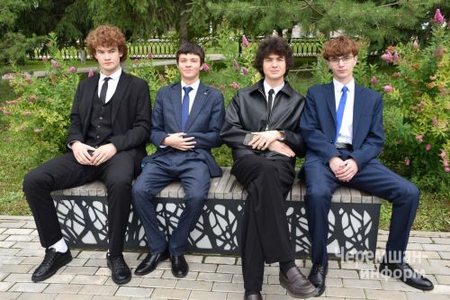 В Черемшане чествовали выпускников школ (ФОТОРЕПОРТАЖ)