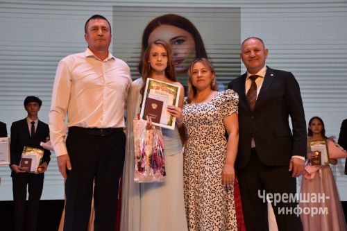 В Черемшане чествовали выпускников школ (ФОТОРЕПОРТАЖ)