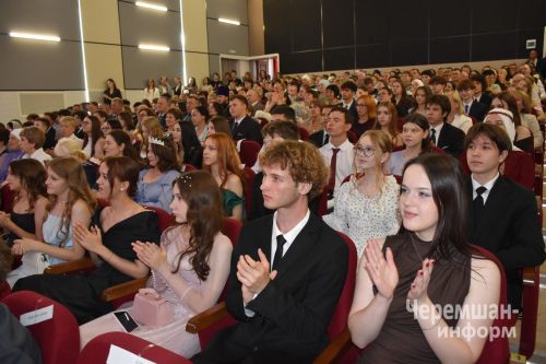 В Черемшане чествовали выпускников школ (ФОТОРЕПОРТАЖ)
